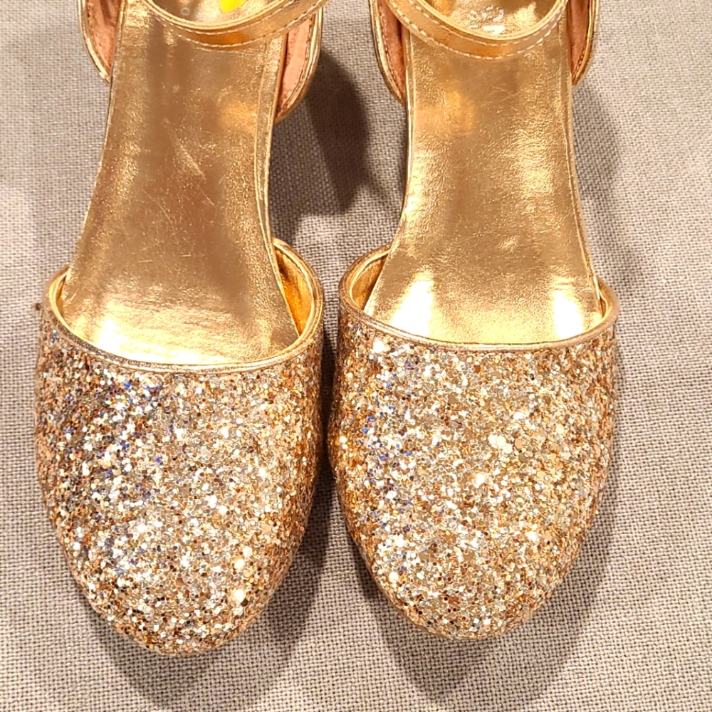 Kenneth Cole Reaction kids sz3 Gold/Rose